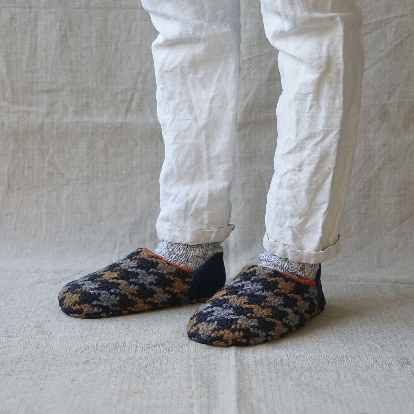 Houndstooth Check x Orange Boa Pile Room Shoes