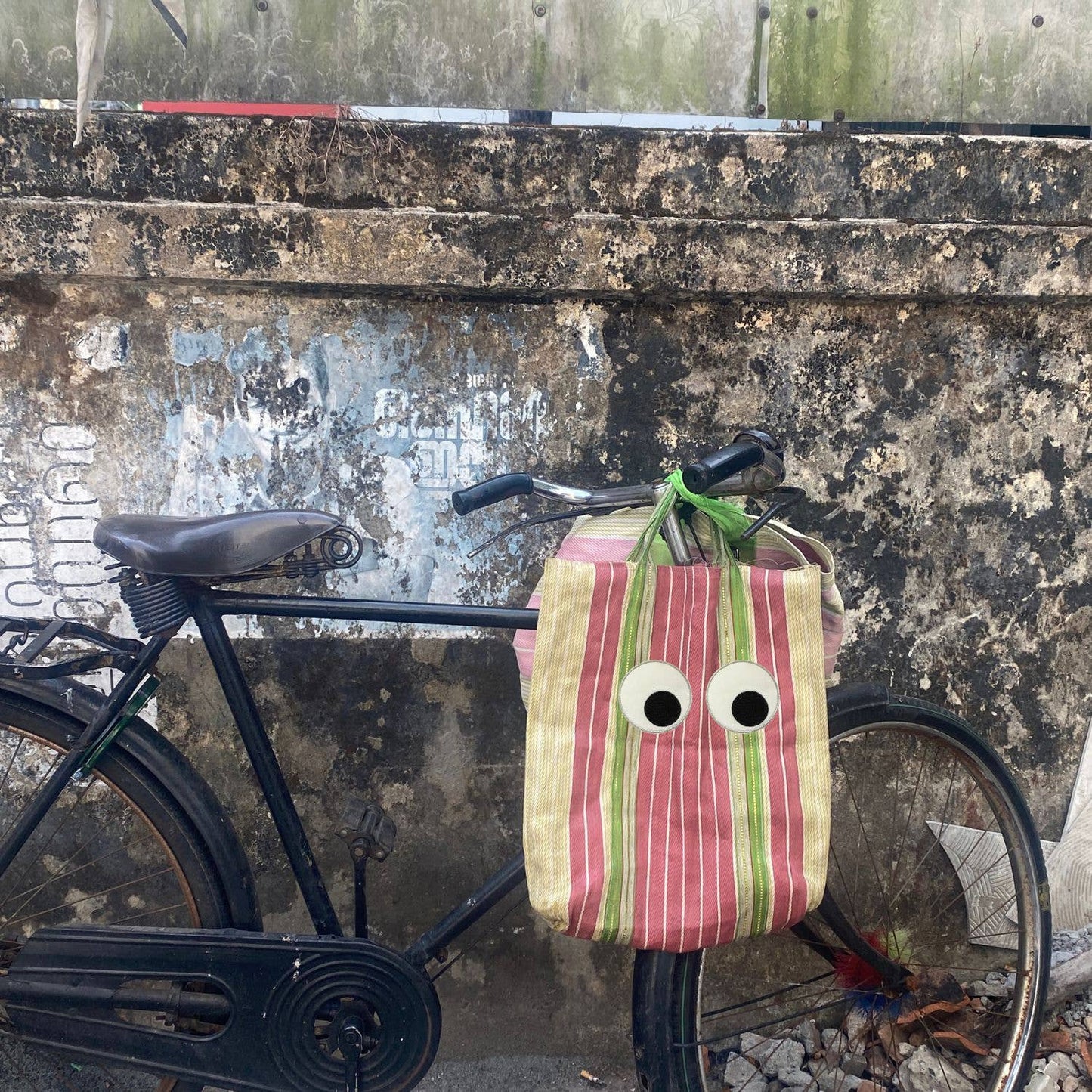 Giant Googly Eye Iron on Patch
