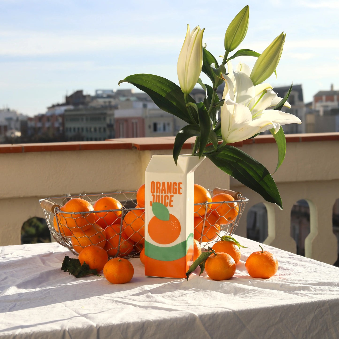Fluid market Orange Juice Vase