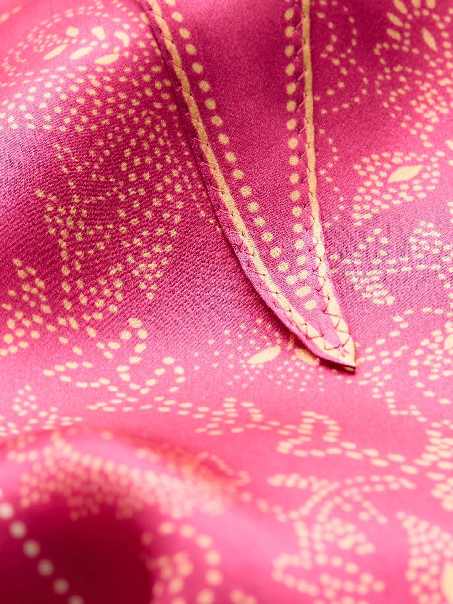 Becksöndergaard Carmine Pink Dotted Flora Diamond Scarf