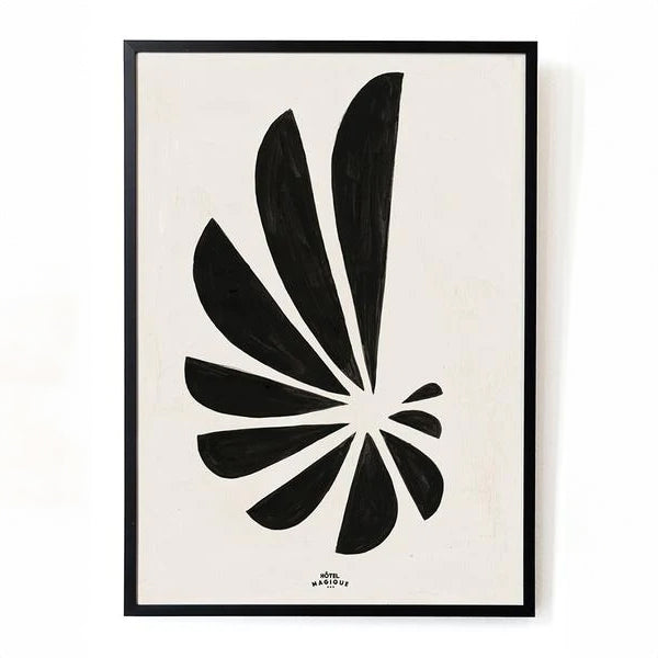 Hôtel Magique Shell art print by Milou Neelen, featuring a minimalist shell silhouette design inspired by retro influences and contemporary simplicity.