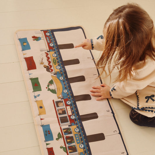 Konges Sløjd Floor Piano