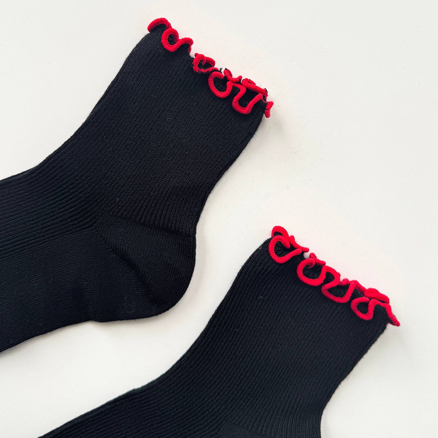 Le Bon Shoppe Black/Red Petite Ruffled Modal Socks
