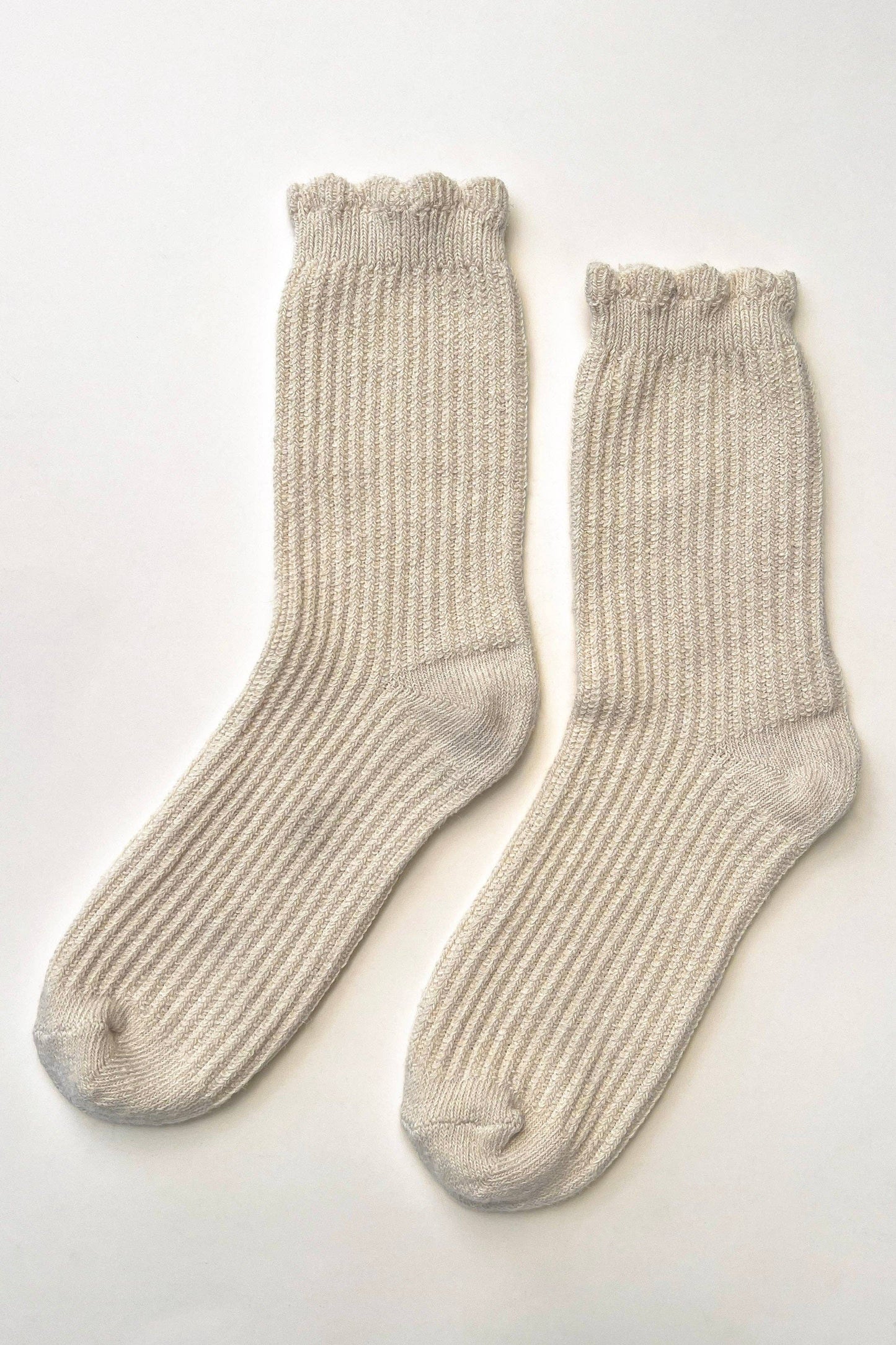 Le Bon Shoppe Linen Natural Scallop Socks