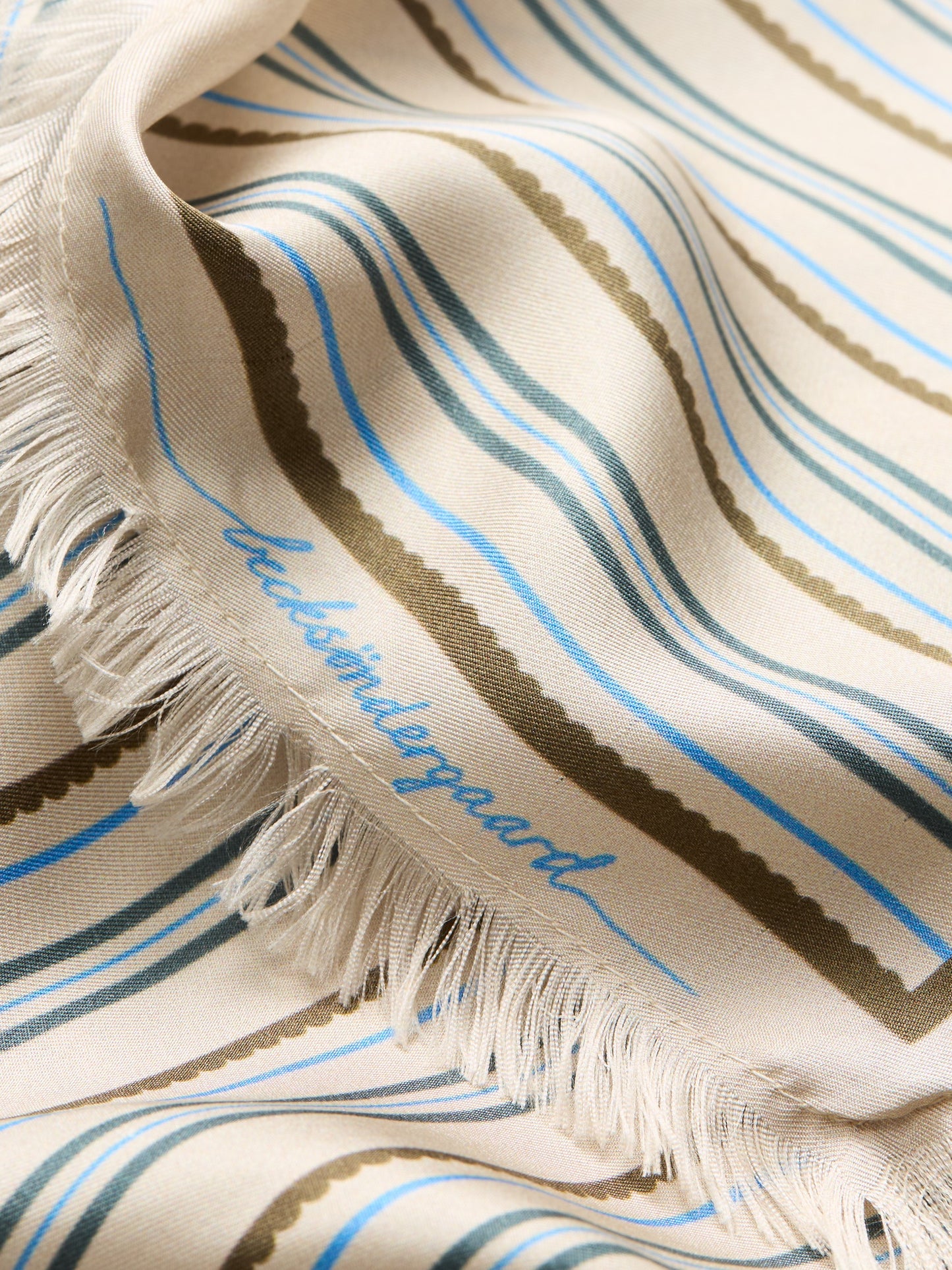 Becksöndergaard Birch White Scallopia Striped Sia Scarf