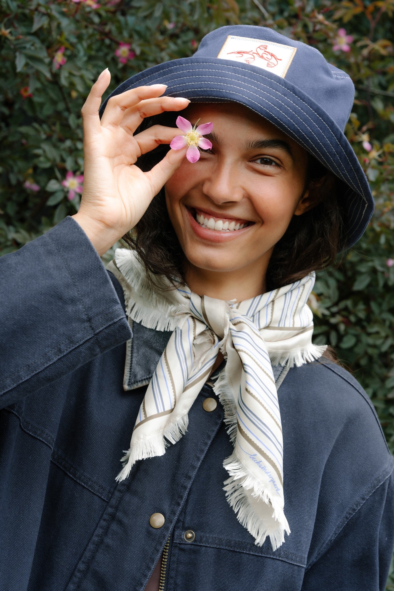 Becksöndergaard Birch White Scallopia Striped Sia Scarf