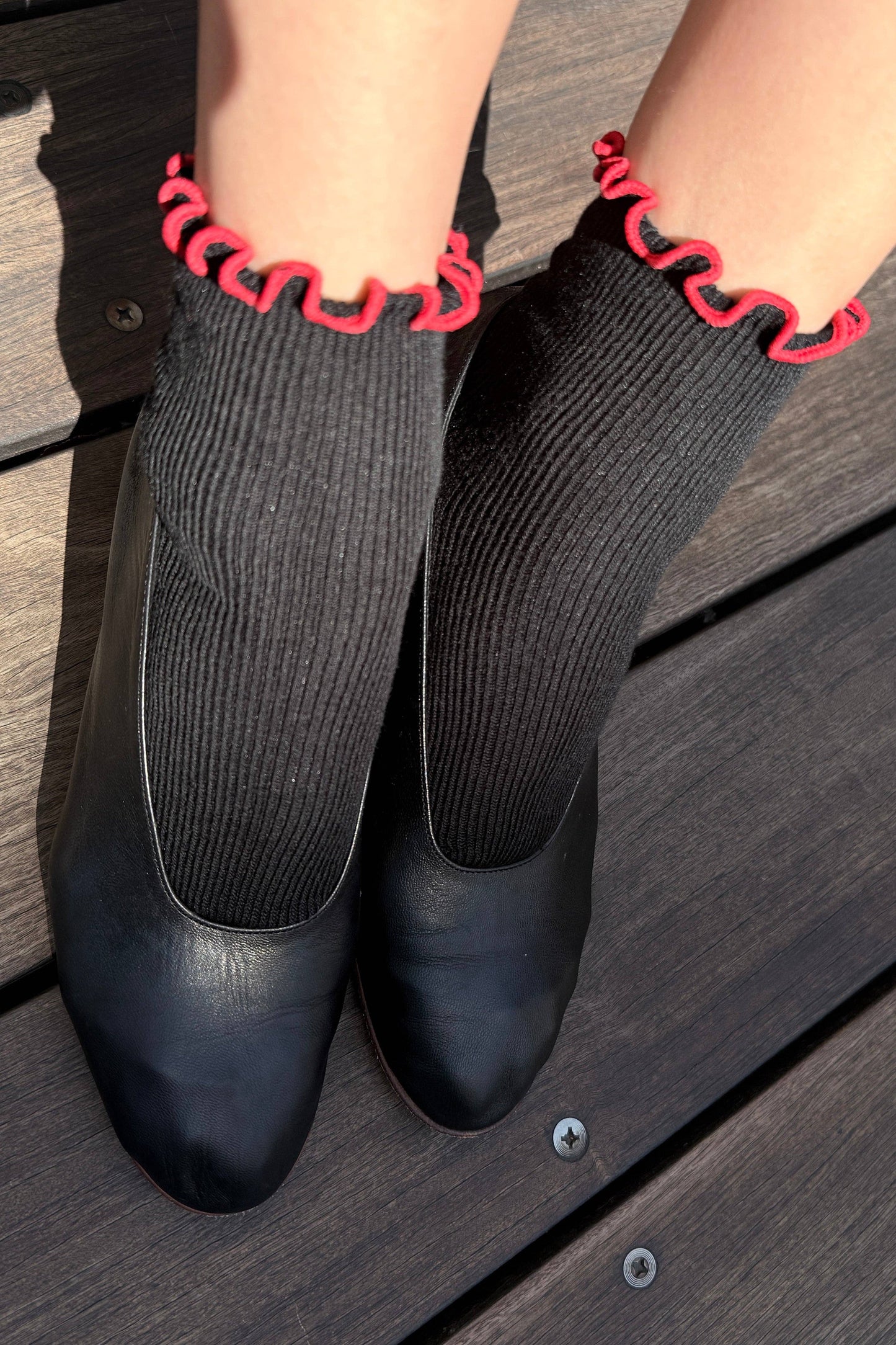 Le Bon Shoppe Black/Red Petite Ruffled Modal Socks