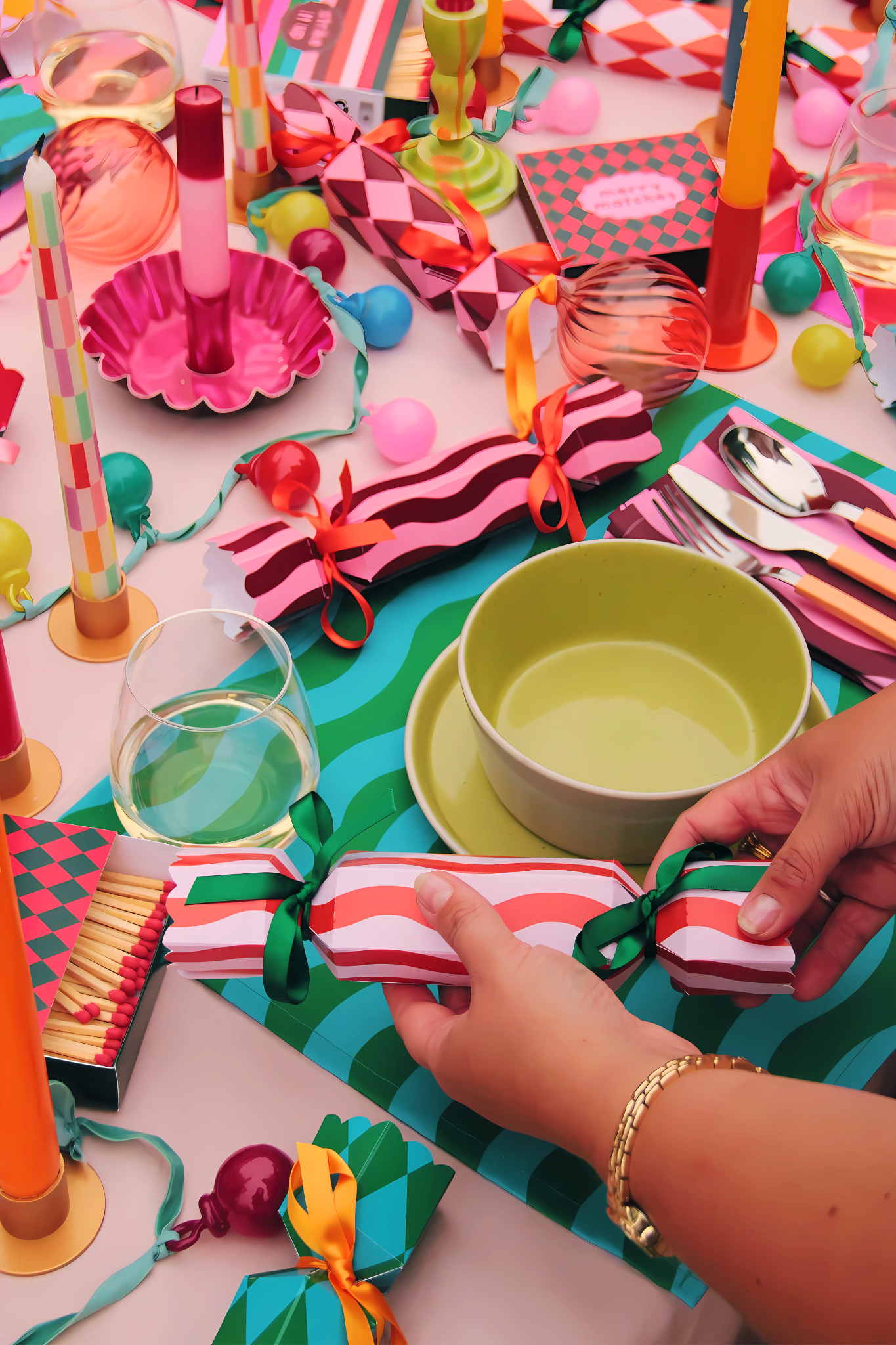 Multicoloured Stripe Pattern Christmas Crackers