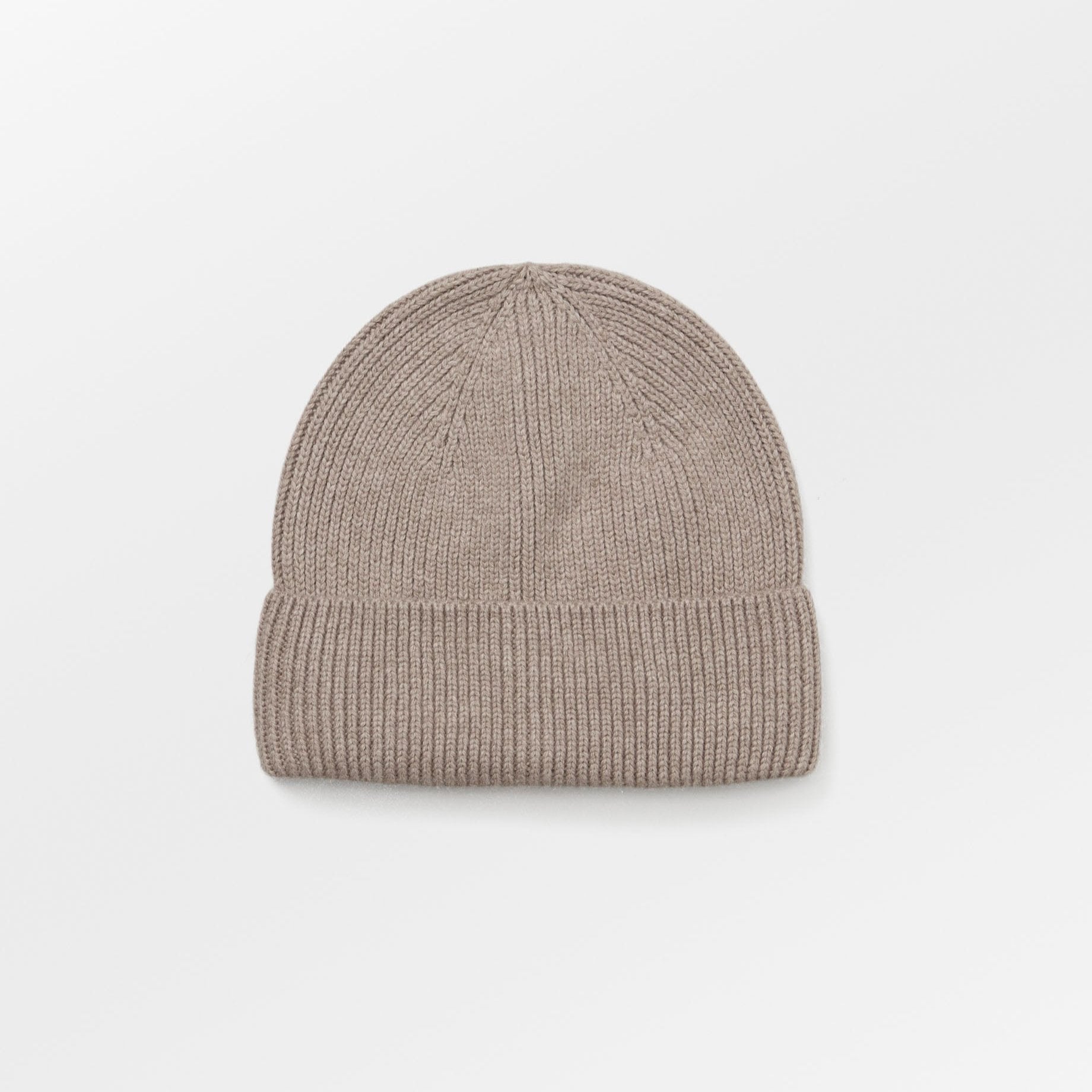 Becksöndergaard Woona Beanie in Dark Beige Melange made from a soft wool blend, perfect for cold autumn and winter days.