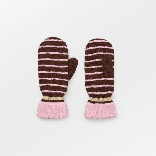 Becksöndergaard Emerald Mittens in Hot Fudge Brown with Thin Stripes, designed for warmth and a stylish winter look.