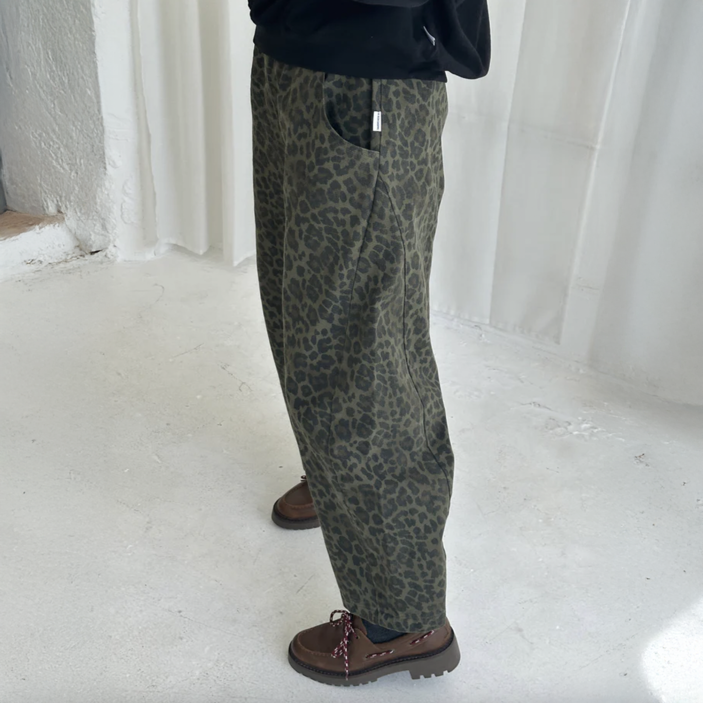 Le Bon Shoppe Fern Leopard Arc Pants