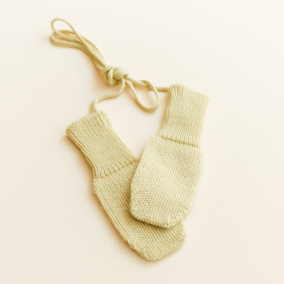 Light Yellow Fiza Mittens