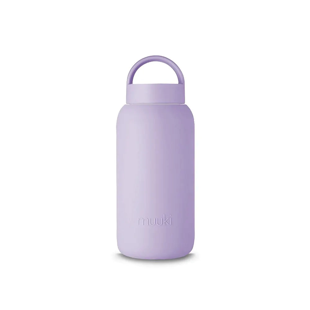 A matte Silicone covered glass bottle, with a window to see the drink on the inside, in a baby Lilac purple colour with a plastic screw top circular lid with a handle