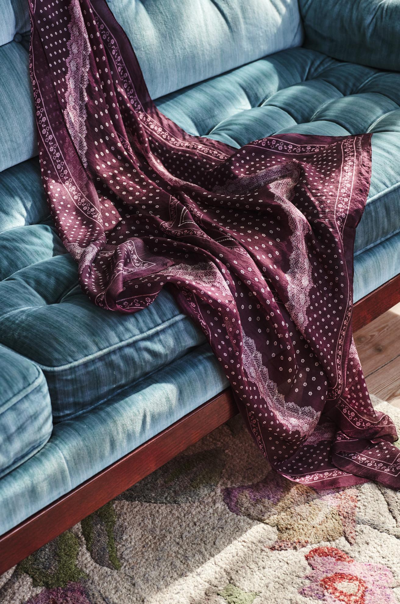 Becksöndergaard Fig Red Lacia Tabby Sia Scarf