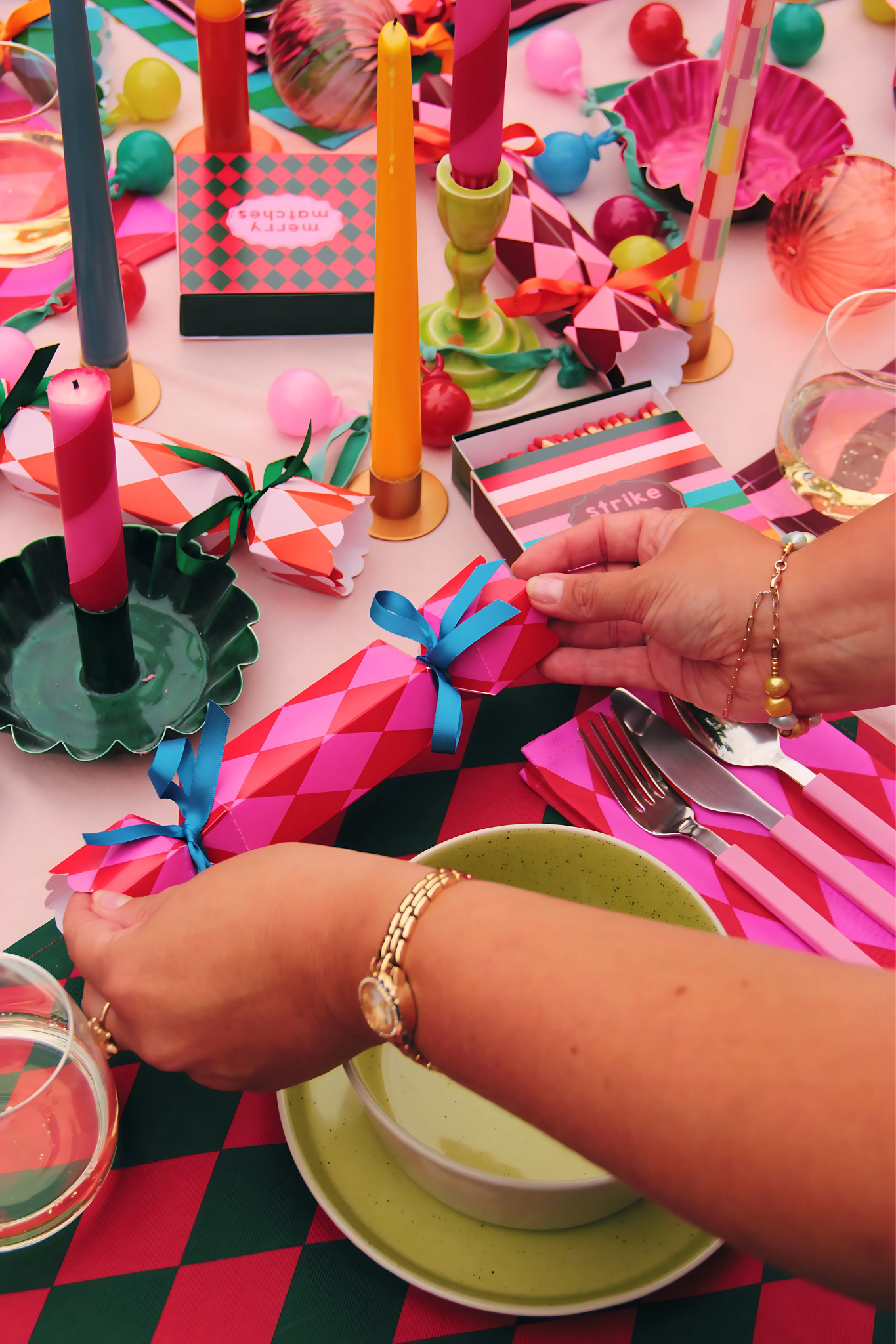 Multicoloured Stripe Pattern Christmas Crackers