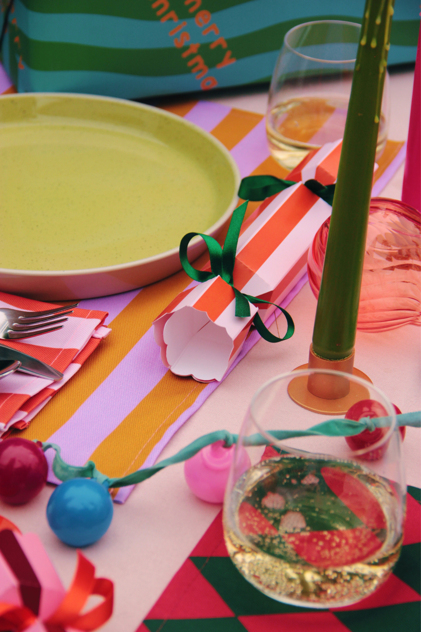Multicoloured Stripe Pattern Christmas Crackers