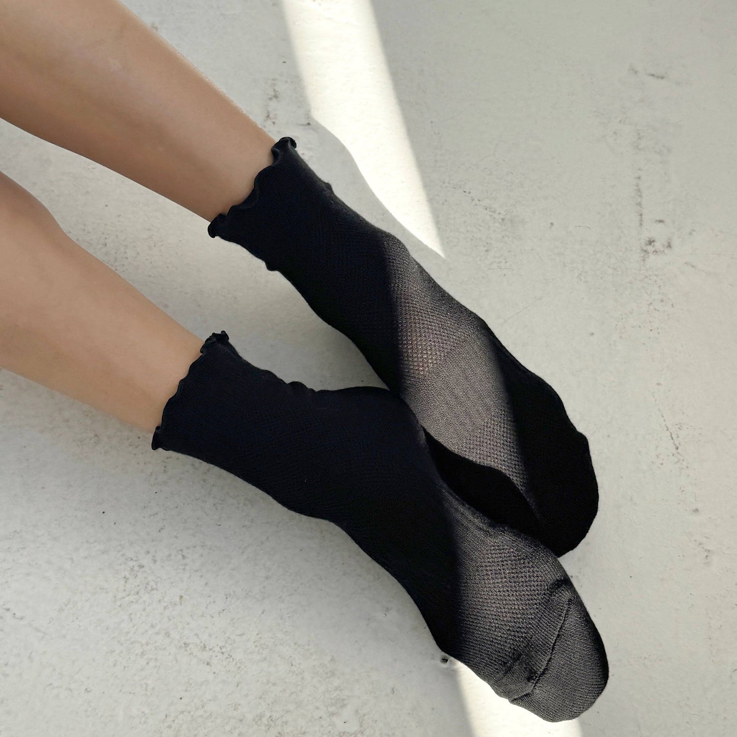 Le Bon Shoppe Black Ruffled Hugger Crew Socks