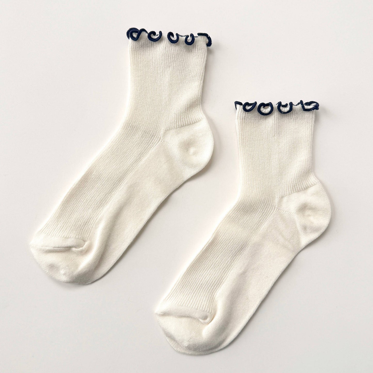 Le Bon Shoppe Soft White/Navy Petite Ruffled Modal Socks