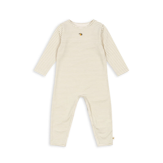 Konges Sløjd Basic Onesie in Tea Stripe – a soft, organic cotton baby onesie featuring fine stripes and a delicate embroidered fruit detail on the chest. Designed with long sleeves, a round neckline, and snap-button closures along the legs for easy changing.